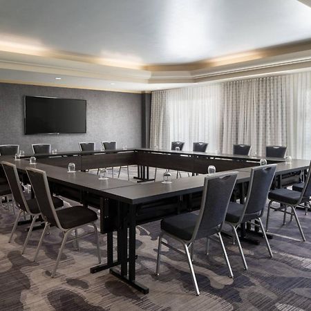 Visalia Marriott At The Convention Center Otel Dış mekan fotoğraf
