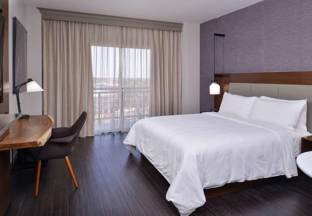 Visalia Marriott At The Convention Center Otel Dış mekan fotoğraf
