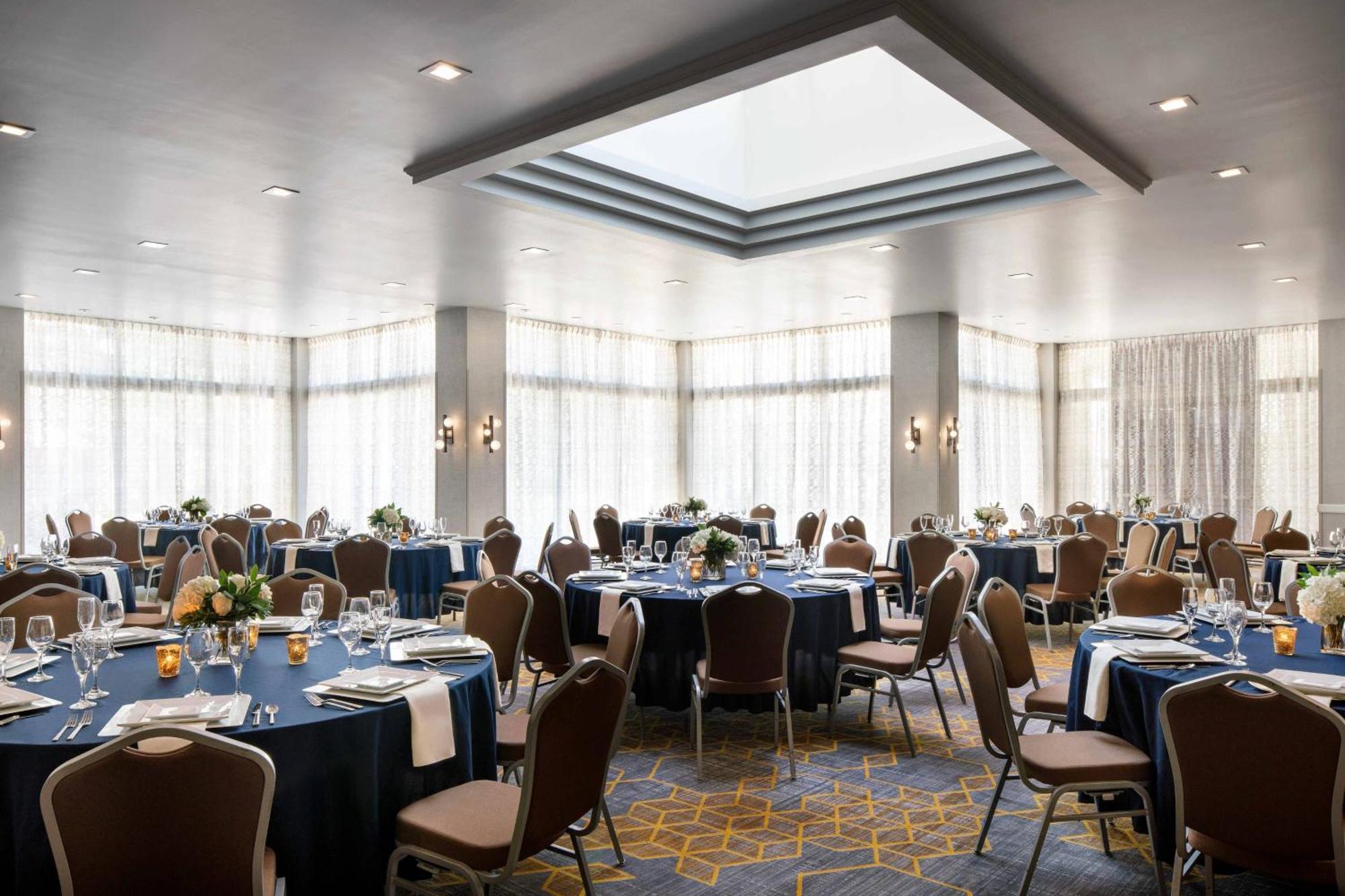 Visalia Marriott At The Convention Center Otel Dış mekan fotoğraf
