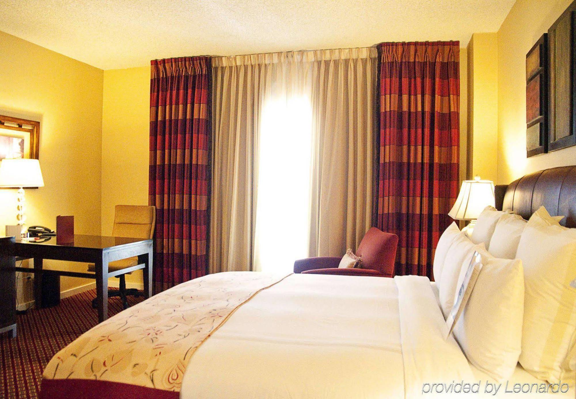 Visalia Marriott At The Convention Center Otel Dış mekan fotoğraf
