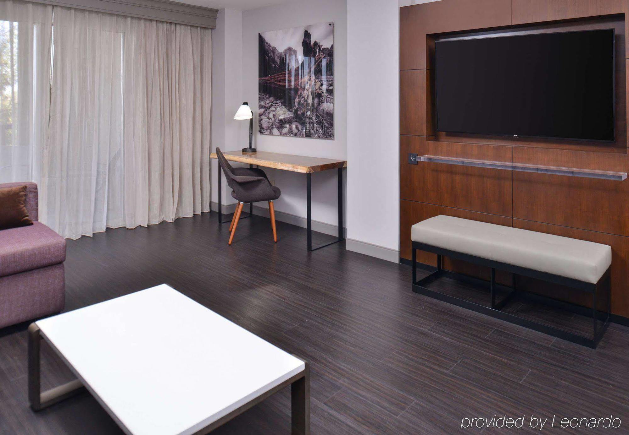 Visalia Marriott At The Convention Center Otel Dış mekan fotoğraf